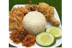 Wisata Kuliner: Menikmati Kulit Ayam dalam Porsi Besar