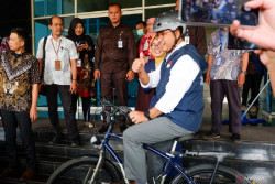 Persiapan Pendaftaran Capres: Anies Baswedan Cek Kesehatan di RSUP Fatmawati