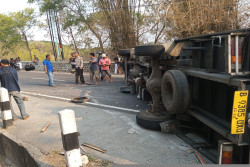 Truk Terguling di Jalan Imogiri Mangunan, Pengemudi Meninggal Dunia