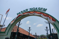 Makan Murah di Jogja, Menikmati Surga Kuliner Autentik di Pasar Ngasem