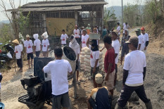 OMG Perbaiki Jalan Rusak di Dusun Jombor Bantul