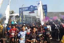 BOB Sunset Run: Berlatar Panorama Indah, Pelari Susuri Pantai Selatan