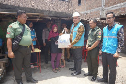PLN Jateng DIY Sambung Listrik 153 Keluarga dalam Program Light Up The Dream PLN