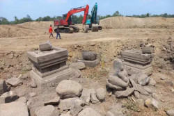 Gali Tanah untuk Sirkuit Motocross, Warga Malah Temukan Benda Purbakala Ini