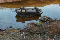 Pengemudi Mengantuk, Mobil Tercebur Sungai di Kretek Bantul