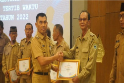 Kalurahan Lunas PBB-P2, Pemkab Gunungkidul Bagi-Bagi Penghargaan