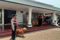 Pengamanan Objek Vital Pemilu, Polres Magelang Menerjunkan Anjing Pelacak