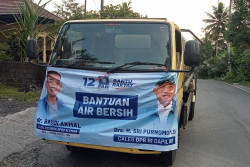 Salurkan Bantuan Air Bersih di Dapil, Raudi Akmal: Semoga Bermanfaat Bagi Warga