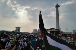 Menlu Bacakan Puisi "Palestina Saudaraku" di Aksi Bela Palestina