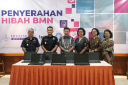 Bea Cukai Yogyakarta Hibahkan Sejumlah Laptop ke Yayasan Sosial