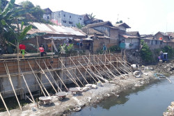 Waspada! Talut Ambrol di Bantaran Sungai Jogja saat Hujan Deras