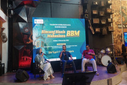Jadi Pembicara Bincang Bisnis, Roti Ropi Ajak Mahasiswa Tertarik Jadi Pengusaha