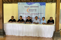 Puluhan Mahasiswa Dalam dan Luar Negeri Ikuti Summer Course Kedokteran Presisi