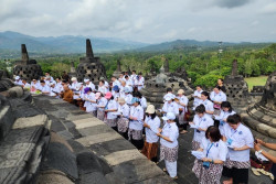 Umat Buddha Gelar Doa Bersama untuk Perdamaian Palestina di Candi Borobudur