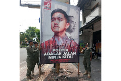 Selain Spanduk Ganjar, Satpol PP Jogja Juga Copot Baliho Kaesang Pangarep