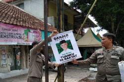 Copot Spanduk Ganjar, Satpol PP Jogja Sempat Ditanya Siapa Bekingannya