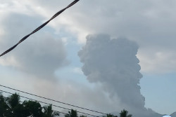 Gunung Dukono di Halmahera Erupsi, Lontaran Abu Setinggi 2.600 Meter