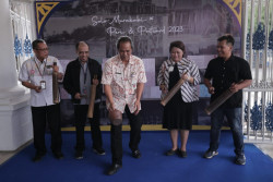 Solo Murakabi X Pen Postcard 2023 Bertajuk Solo dalam Bingkai Kartu Pos