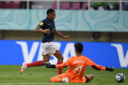 Lolos ke Semifinal Piala Dunia U-17, Pelatih Prancis: Kami Punya Kiper Bagus