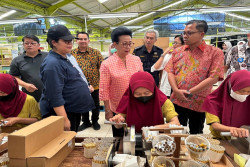 Ribuan Pekerja Buruh Rokok di Jogja Terima Bantuan Langsung Tunai