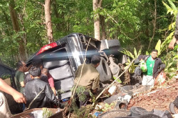 Rem Blong! Minibus Terperosok di Cinomati  Bantul, Satu Orang Meninggal Dunia