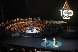 Smartfren Tutup Penghujung Tahun dengan Konser Malam 100 Cinta