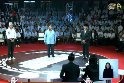 Debat Capres, Prabowo dan Ganjar Saling Sanggah soal Kelangkaan Pupuk