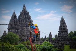 Siaga Nataru dan Antisipasi Cuaca Ekstrem, PLN Gencar Lakukan Pemeliharaan Jaringan Listrik