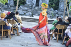 Tampilkan Busana Berkelanjutan, Desainer Sepakat Kurangi Limbah Kain
