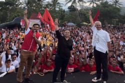 Ganjar Minta Tim di Magelang Jaga Jateng sebagai Kandang PDIP