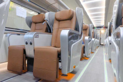 Tingkatkan Layanan, KAI Hadirkan Kereta Eksekutif dan Luxury New Generation