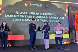 Bawaslu Kota Jogja Raih Penghargaan Operator Terbaik JDIH Bawaslu Awards 2023