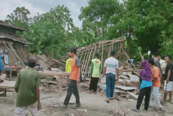 Bruk, Satu Rumah di Patihan Sragen Tiba-Tiba Roboh