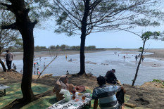 Pantai Glagah dan Trisik Siang Ini Jadi Favorit Wisatawan, Ratusan Mobil Terparkir