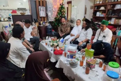Keren! Santri dan Pengasuh Ponpes Sunan Kalijaga Roadshow ke Puluhan Gereja saat Natal