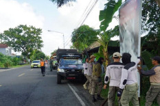 Dipasang di Tiang Listrik hingga Lampu APILL, Ratusan APK di Bantul Ditertibkan
