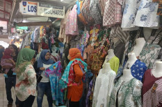 Ketiban Rezeki Saat Libur Nataru, Pedagang Baju Beringharjo Kewalahan Sediakan Stok