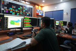 PLN Sukses Jaga Pasokan Listrik Perayaan Malam Tahun Baru 2024 Terang Benderang Penuh Cahaya