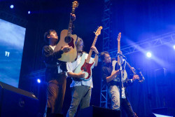 Seru! Hitung Mundur Sambut Tahun Baru 2024 Bareng Sheila on 7 di Swara Prambanan