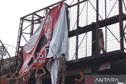 Ribuan Alat Peraga Kampanye di Jogja Ditertibkan Aparat Gabungan