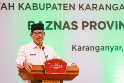 Pemprov Jateng dan Baznas Kembali Salurkan Modal Usaha Senilai Rp567 juta