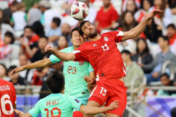 Wasit Piala Asia Parah! Aksi Tendangan Kungfu Pemain Lebanon Tak Ada Hukuman