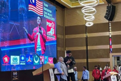 Kaesang Diserbu PMI Saat Berkunjung ke Kuala Lumpur Malaysia
