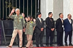 Kembali Tampil Beda, Ganjar-Mahfud Pakai Kemeja PDL ala Pencinta Alam saat Debat Cawapres
