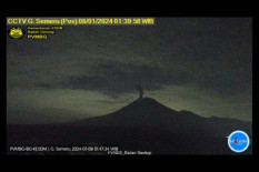 Gunung Semeru Kembali Erupsi, Masyarakat Diminta Waspada Awan Panas dan Lahar