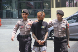 Pukul Pak Ogah Pandak dengan Helm, Pemuda Kasihan Digelandang Polisi