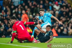 Bekuk Burnley 3-1, Manchester City Tempel Terus Liverpool