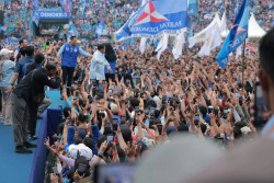 Dikabarkan Masuk Rumah Sakit, Prabowo Malah Joget Gemoy di Malang