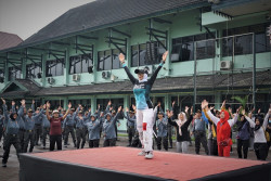 Jaga Kebugaran Jelang Pemilu, Ribuan Anggota KPPS Senam Bersama di Balai Kota Jogja