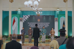 5 Pejabat Eselon II Pemda DIY Dilantik, Sultan HB X: Bukan Berarti Menduduki Kursi Empuk